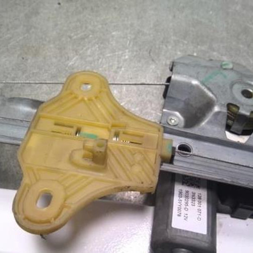 Moteur leve vitre avant droit