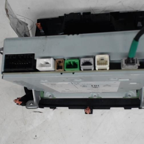 Piece-Autoradio-dorigine-SUZUKI-VITARA-0093fc8e917f1eeefa3ac493c5b20f25d6d4ecad015957e9d0b882050bfa2797_mtn.jpg