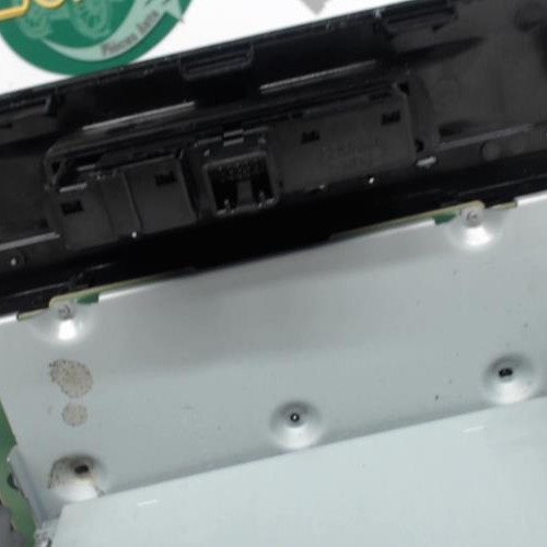 Piece-Autoradio-dorigine-SUZUKI-VITARA-da2a9234a99afaa508b1f9e86b932efc193a49d01225f28f986ec32c4b34fb44_mtn.jpg
