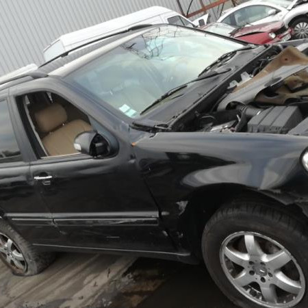 Vehicule-MERCEDES-CLASSE-ML-Luxury-4-2003-0f437a619fc82527b8fdb80f657b510a2884741f9a599efcfdcb39ebc1133d7c.jpg
