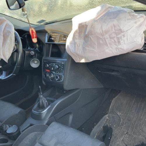 Vehicule-CITROEN-2013-c1027f08e715e9ccf32313ca7e0db4b1304678e89630677085f2257bf76a8be3_mtn.jpg