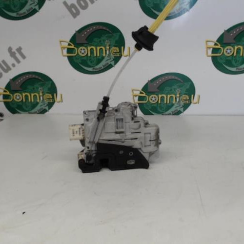 Piece-Fermeture-centralisee-avant-droit-AUDI-A3-%288P%29-A3-SPORTBACK-2004-Diesel-f57afbaae9b098588db90f1e8a88a5614cda787e1ddb71cf3b0768f18a32553f_mtn.jpg