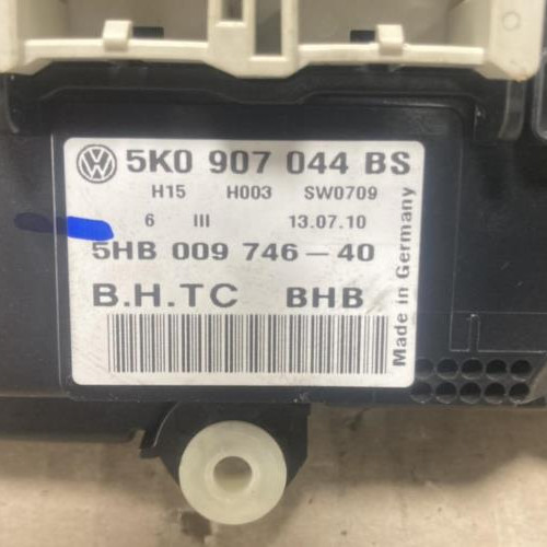 Piece-Commande-chauffage-VOLKSWAGEN-GOLF-6-d707845b67be956693f671456e851433d72d47b75c8bc4dedfb25c8112e91382_mtn.jpg