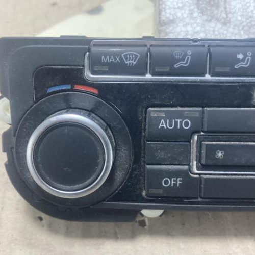 Piece-Commande-chauffage-VOLKSWAGEN-GOLF-6-f426c68cd4c92481a9bbae20fc3ead70ff428e647ae04fbd3a59baf0ecf6849b_mtn.jpg