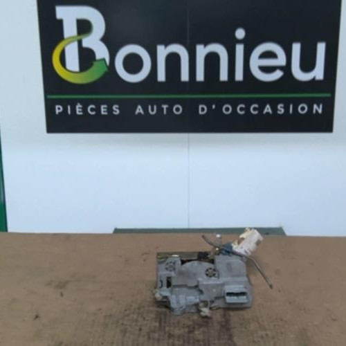 Piece-Fermeture-centralisee-avant-droit-CITROEN-BERLINGO-1-PHASE-2-1.9D--8V-a46a59f6c043a26da6c014cb97a03e64a4025b084533d7bf5ae47bf3c42c3b93_mtn.jpg