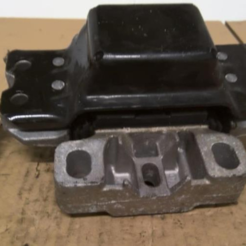 Piece-52573077-Support-moteur-gauche-VOLKSWAGEN-GOLF-5-1.9-TDI--8V-TURBO-6777a9afac6a4a6a8a3e6af744e3eb271debad84cb4a5e0df20f984c94ad6543_mtn.jpg
