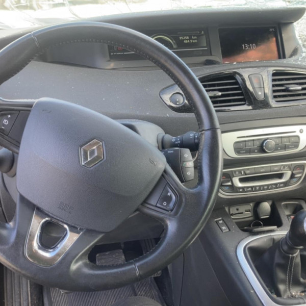 Vehicule-RENAULT-GRAND-SCENIC-3-PHASE-3-2016-ade7d83daad847d60570b7a56b7c287ce8386af70b55a727c8b70892f9c0375d.jpg