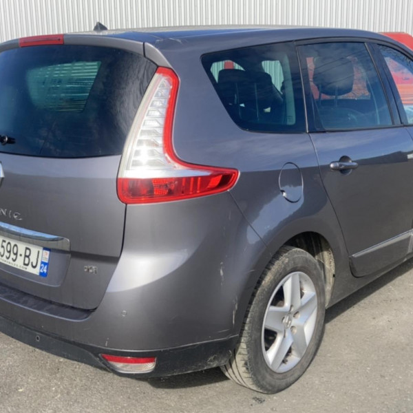 Vehicule-RENAULT-GRAND-SCENIC-3-PHASE-3-2016-f7225e0c2381887b3f29028a464460bac33530a022ab708a18313ef764e0bfbd.jpg