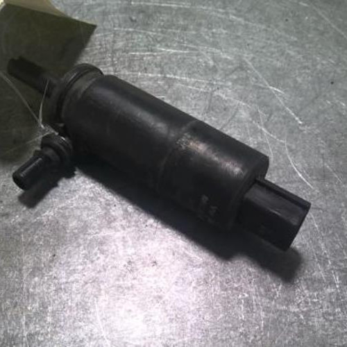 52978753-555e012e-ba1b-4852-8ebd-fbe33866a91e-Piece-52978753-Pompe-lave-phares-VOLKSWAGEN-GOLF-7-PHASE-1-20-TDI-16V-TURBO-6b0526a54e2feb26e393c6f711800e1a48c6242afb55a71653bff55f47837061_m.jpg