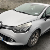 Vehicule-RENAULT-CLIO-4-PHASE-1-2014-438e1d859b2551b0eb0d78d364d94ef2b678103fef98a47616e7b1c1bc7f9be5_mtn.jpg