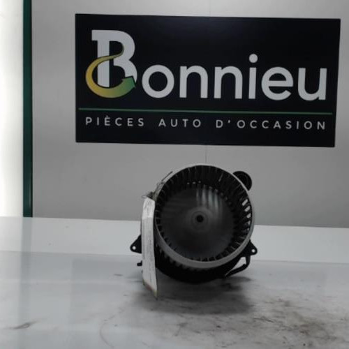 Piece-Ventilateur-chauffage-RENAULT-CLIO-4-PHASE-1-0.9i--12V-TURBO-TCE-90-b44607eb88ee30d0c6cf5cc758d4b3ba30ec9c27734d85935e38e86d10517d95_mtn.jpg