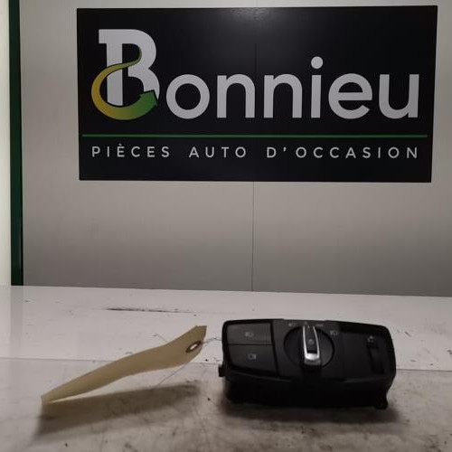 Piece-Commodo-phare-BMW-SERIE-1-F20-PHASE-1-8a41589c774e1e89a41e3c28a6afc745ad5de97f0bee5a13be7bca89c7d8e73c_mtn.jpg