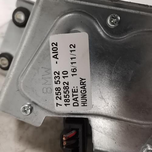 Piece-Moteur-essuie-glace-arriere-BMW-SERIE-1-F20-PHASE-1-a15568ad074466621ed4b1208ca66817ce3852283588835cf454393a4a070faf_mtn.jpg