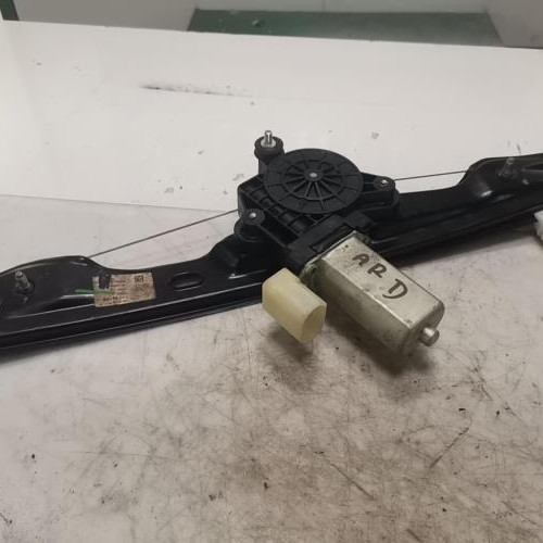 Piece-Moteur-leve-vitre-arriere-droit-BMW-SERIE-1-F20-PHASE-1-366e6bca0ddcfb13d2281426239d5d44d4d5a033e9b6e177abe7749a34dd038d_mtn.jpg