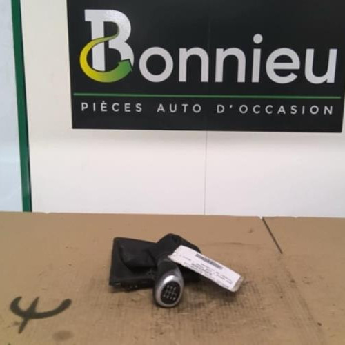 Piece-53563358-Pommeau-de-vitesses-BMW-SERIE-1-F20-PHASE-1-118d-2.0D--16V-TURBO-f2e043f1fc412d90e1b9dbcbe57b6b5da0ebfd0539437628d25ae1b4e1d4398e_mtn.jpg