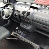 Vehicule-RENAULT-TWINGO-1-PHASE-3-2003-9383628b037c78ca72e96bf8aea18f288841ae764f855cbdbcb49e4311c1403c_mtn.jpg