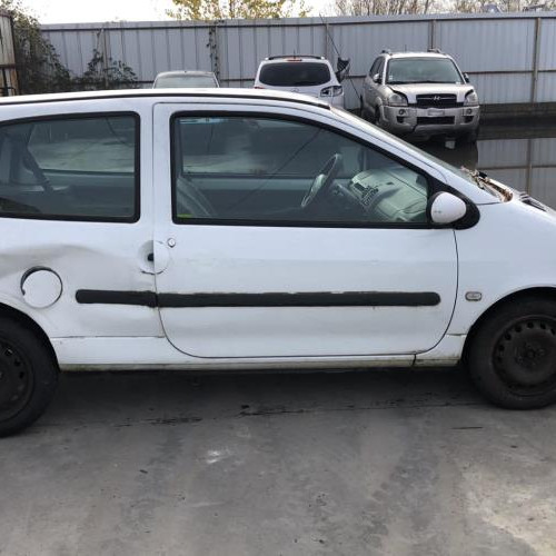Vehicule-RENAULT-TWINGO-1-PHASE-3-2003-ee15ae6ddc57ad83d8d8fbe6d11142c0cc30921d11d87c153bbfd5a779d2ba6c_mtn.jpg