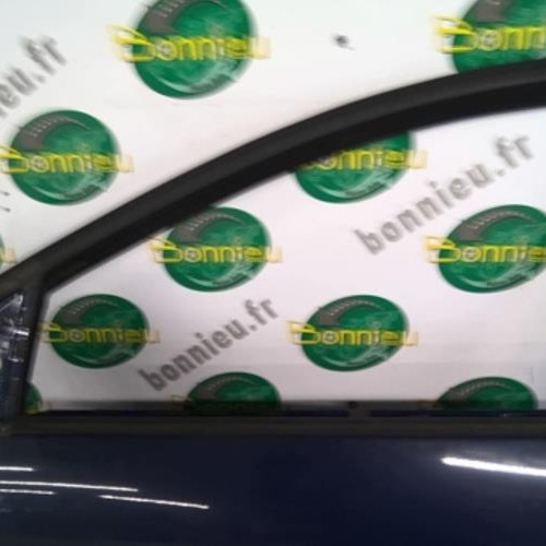 Piece-Porte-avant-gauche-RENAULT-MEGANE-3-PHASE-2-072b4b9e2acf67adad2f9b154a23f5d866f3b4b2f900a25097c4e7e3ac13b451_mtn.jpg