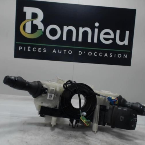 Piece-Commodo-RENAULT-MEGANE-3-PHASE-2-7d1812bd317368191556f7c0fb9823bb0a0bd5ebe68e249da6c22f27ddaa5312_mtn.jpg