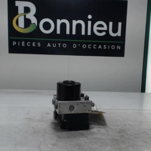 Piece-Bloc-ABS-%28freins-anti-blocage%29-RENAULT-MEGANE-3-PHASE-2-33923301daf1f118f7375830759b9b694ca42eecae47440b151f86d6bd413ef7_mtn.jpg
