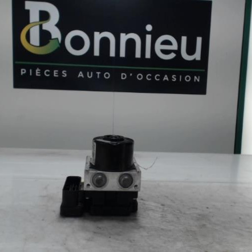 Piece-Bloc-ABS-%28freins-anti-blocage%29-RENAULT-MEGANE-3-PHASE-2-8256bf0b7a53ef983e9e90b366d2be3dd80f9084315c1cbbd643e3de3bb96410_mtn.jpg