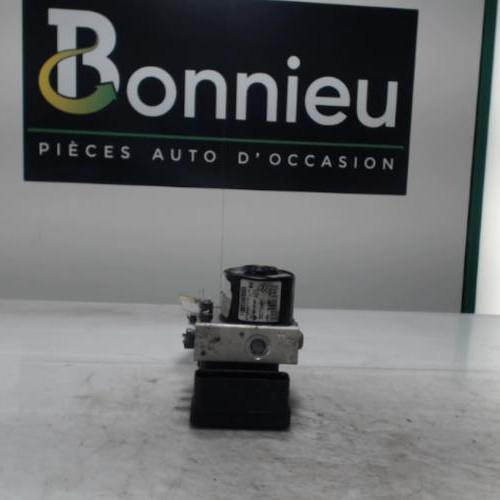 Piece-Bloc-ABS-%28freins-anti-blocage%29-RENAULT-MEGANE-3-PHASE-2-eb9e88c691d4ceb36bb624c3d2f73d5af18876dd1df3110756207a96dfe49898_mtn.jpg