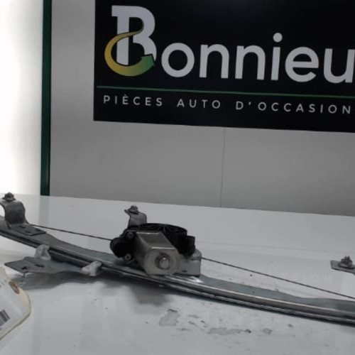 Piece-Moteur-leve-vitre-avant-droit-DACIA-DUSTER-1-PHASE-1-1.5-DCI--8V-TURBO-b530f8924fd76abfbad3ae02f3ebeaf1858d3c4d1c434de55f823f7903f114ce_mtn.jpg