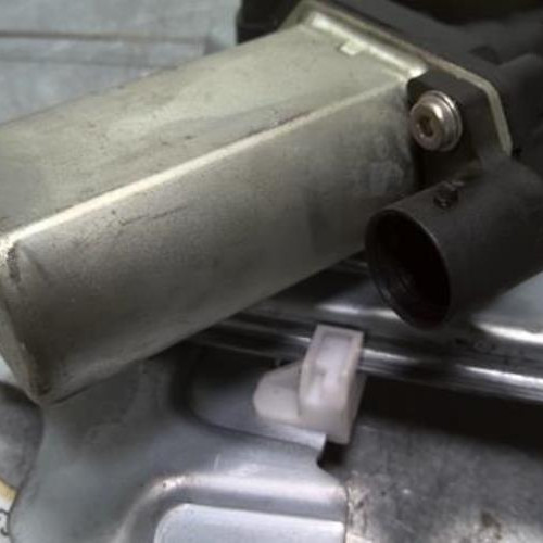 Moteur leve vitre avant gauche