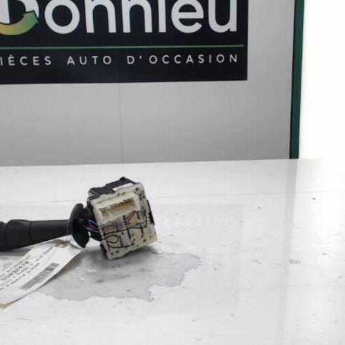 Piece-Commodo-dessuie-glaces-RENAULT-CLIO-4-PHASE-2-0.9i--12V-TURBO-TCE-90-bb0efa12a7417d923082e8079070301ad654a5a904ae36222d22e6a615da0c27_mtn.jpg