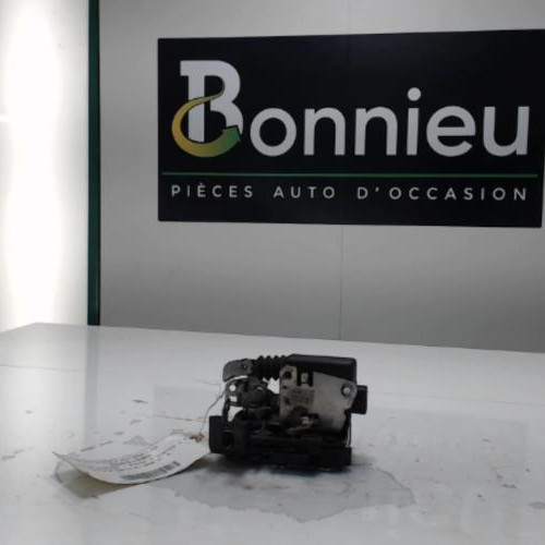 Piece-Fermeture-centralisee-avant-droit-DACIA-DUSTER-1-PHASE-1-1.5-DCI--8V-TURBO-82f4d26c095185037fbe9e9bb0f5319b9ed790229a83fdf8161c7320532029fd_mtn.jpg