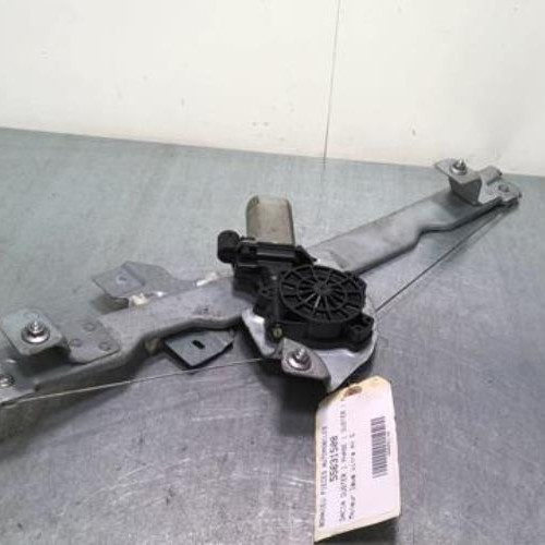 55631508-86becae3-7a1e-4833-82c8-9d2a7f17bd14-Piece-55631508-Moteur-leve-vitre-avant-gauche-8200733829-DACIA-DUSTER-1-PHASE-1-15-DCI-8V-TURBO-4951b08f0b239ff38930e727b80e31977cc2abbafdeb77eddcd6241862d934e1_m.jpg
