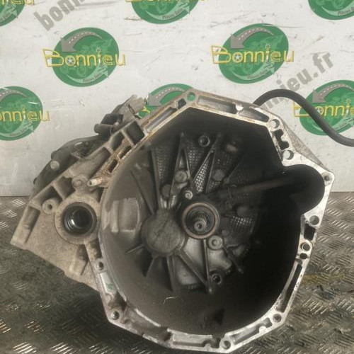 Piece-Boite-de-vitesses-DACIA-DUSTER-1-PHASE-1-12fbbcc0efc8832be7d4920e0be3ff0d605411ca8960c190a60cf2ef719f0a9e_mtn.jpg