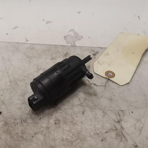 Piece-Pompe-lave-glace-avant-PEUGEOT-BOXER-3-PHASE-1-a7a9f35b8fa8dc3099f7dec8875b517b6ab2f8e75188d82c8b5c42b5535cc4fd_mtn.jpg