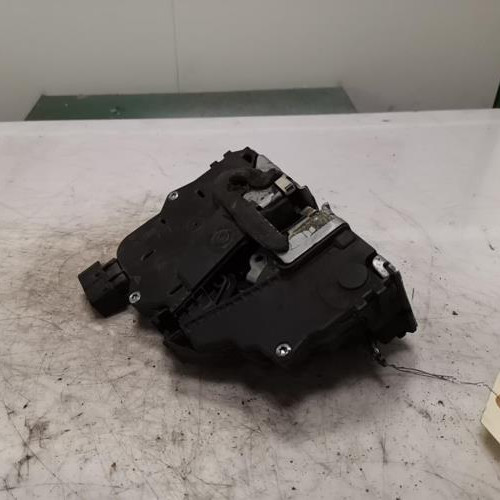 Piece-Fermeture-centralisee-avant-droit-PEUGEOT-BOXER-3-PHASE-1-775246a529847a9723905def37f806c66108ffeb0bb5cff1c2ac3c61cd8cfcd0_mtn.jpg