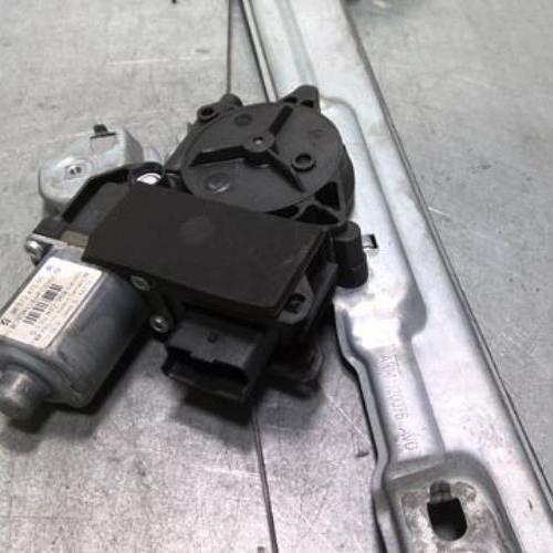 56464187-a4bd7409-08a7-47bf-9553-72895d0ab892-Piece-56464187-Moteur-leve-vitre-avant-droit-9675467380-PEUGEOT-308-1-SW-PHASE-1-BREAK-20-HDI-16V-TURBO-5696d06ae52b6935598364e0598e7bb7b9760eb253edb3feb0d56e47bba0aca6_m.jpg
