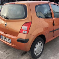 Vehicule-RENAULT-TWINGO-2-PHASE-1-2009-8e5ecb7a874da7cd94892be78995509ea110bfcbf79bcf56a2c2e557b0bc78a7_mtn.jpg