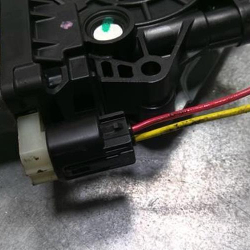 Moteur leve vitre avant droit