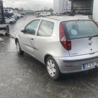 Vehicule-FIAT-PUNTO-2-PHASE-2-2006-a20d59f2aff7fd9de6b089e372a7f54a4889d04a3c9023396e2f5b31a88e70fc_mtn.jpg