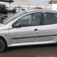 Vehicule-PEUGEOT-206-PHASE-1-2000-c6f06be8323a619c9f88f90ccd143772c9a772fa0df70d4688d5087e4d002347_mtn.jpg