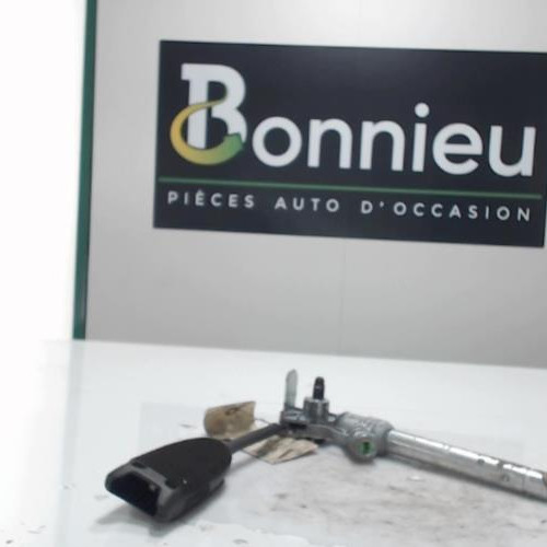 Pretensionneur de ceinture avant droit