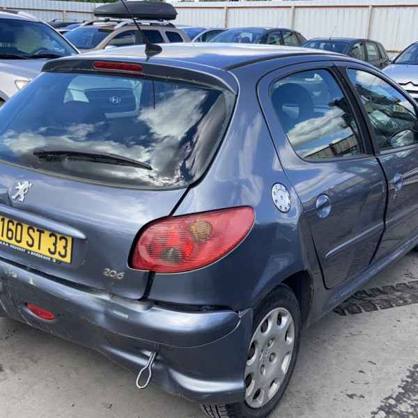 Vehicule-PEUGEOT-206-2006-a93cea94fc881e092d469df23dff3ef27a10d53345e5a7259fdbc21744979b15.jpg