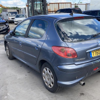 Vehicule-PEUGEOT-206-2006-7140bd38f6d05b3ef83a5c18e6d6f2e8430c359593711d2e8b855fef025a45fe.jpg
