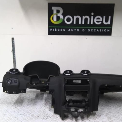 Piece-Planche-de-bord-complete-AUDI-A1-1-PHASE-1-1.4-TFSI--16V-TURBO-37d33596d784b08f8a030c6178aa0b055d8fb9c7ef6357c7c017b67949ce3160_mtn.jpg