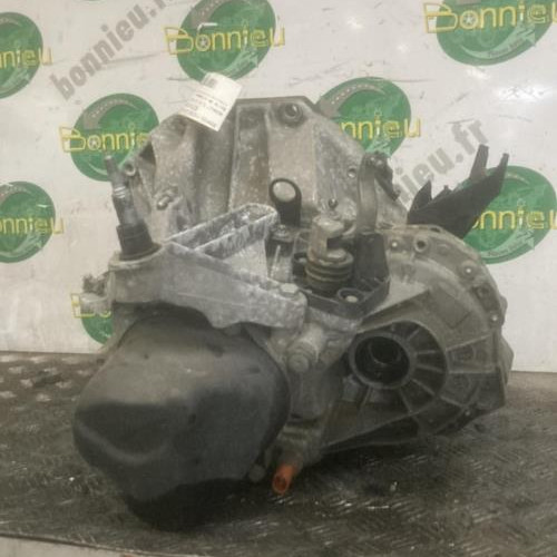 Piece-Boite-de-vitesses-RENAULT-CLIO-3-PHASE-2-f8da24de9c6e6d99a682bc80effb4ee84b3ac859ec9bb85201a14a27911c718d_mtn.jpg