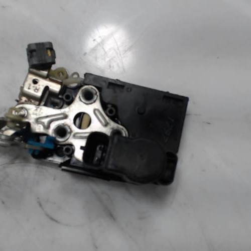 Piece-Fermeture-centralisee-avant-droit-CHEVROLET-SPARK-PHASE-1-1.2i--16V-4cf7a61d275cf10d5cbfe0d2f691887c12d55bb2e84b9cf8456229672ad54146_mtn.jpg