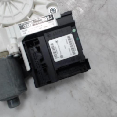Moteur leve vitre avant droit