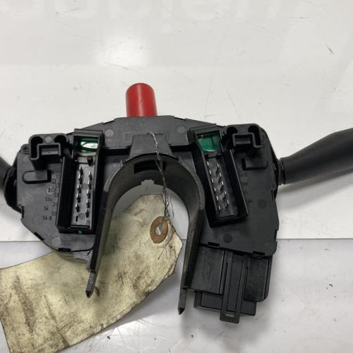 Piece-Com-%28Bloc-Contacteur-TournantCommodo-Essuie-GlaceCommodo-Phare%29-FORD-KA-1-PHASE-1-c80f3110512027af4d46be7428aceb462350e9168518c566327ac7ee77f5d154_mtn.jpg