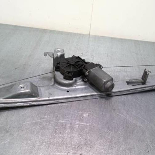 57519382-455bdaec-4d70-4140-a463-c74f745e733b-Piece-57519382-Moteur-leve-vitre-avant-gauche-8201010937-RENAULT-SCENIC-2-PHASE-1-15-DCI-8V-TURBO-32bb1e4bfa80eb8f014849c41ab174e3164ac221626638188d4047aa02108d70_m.jpg