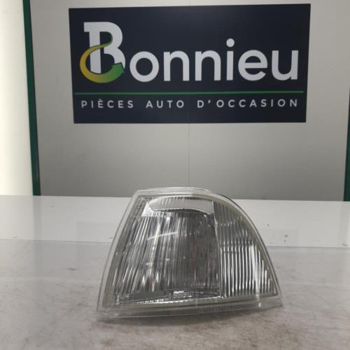 Piece-Repetiteur-clignotant-avant-gauche-%28Feux%29-RENAULT-ESPACE-2-PHASE-1-09496291081dd1aa352b5f0b2796c073ca2d958916efae34648ce3bd66017e90_mtn.jpg