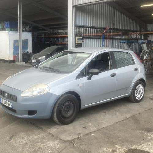 Vehicule-FIAT-GRANDE-PUNTO-2007-e44c288257c4b396bb3d9a941e2a8e485db17bc7794b41e0aa55d1fe2617e928_mtn.jpg